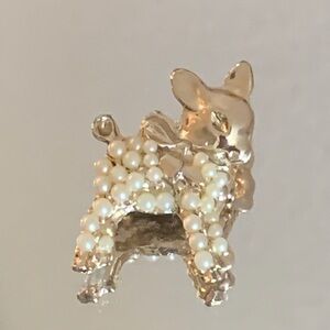 Vintage baby sheep lamb brooch